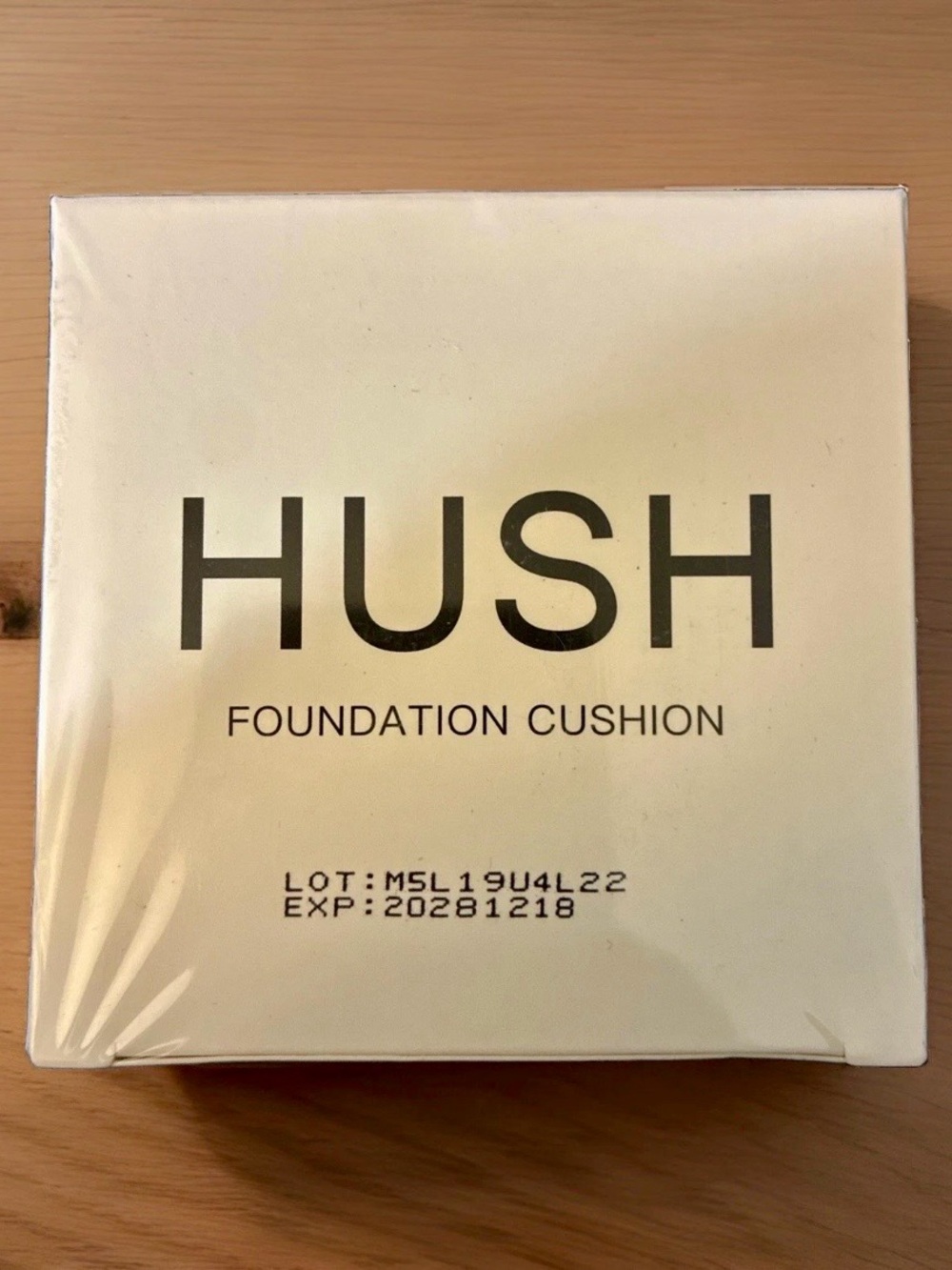 NEW HUSH Glow FOUNDATION CUSHION  IVORY WHITE 0.63 oz 18g best by 12/28